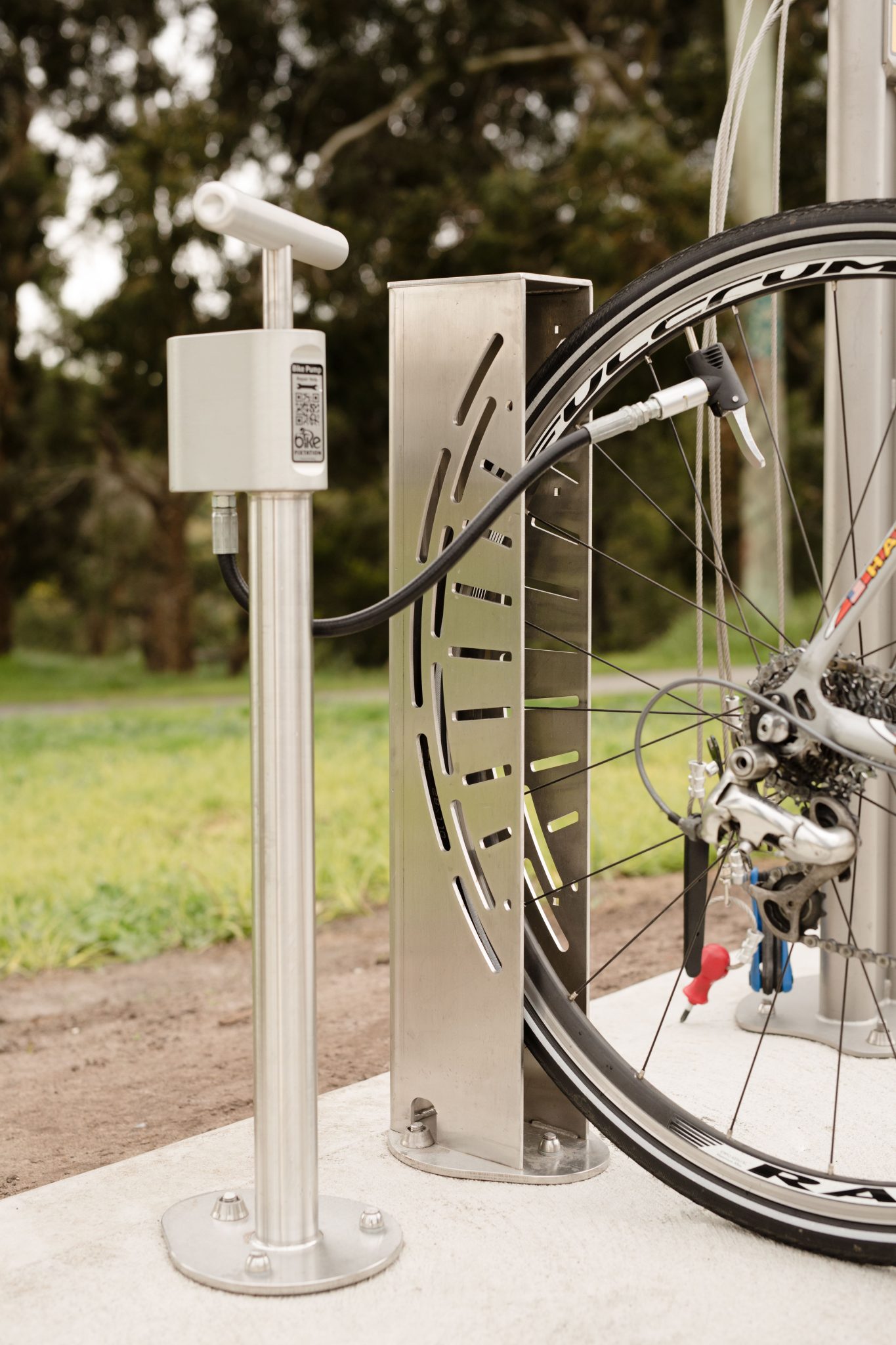 Compact Public Bike Pump Cyclehoop